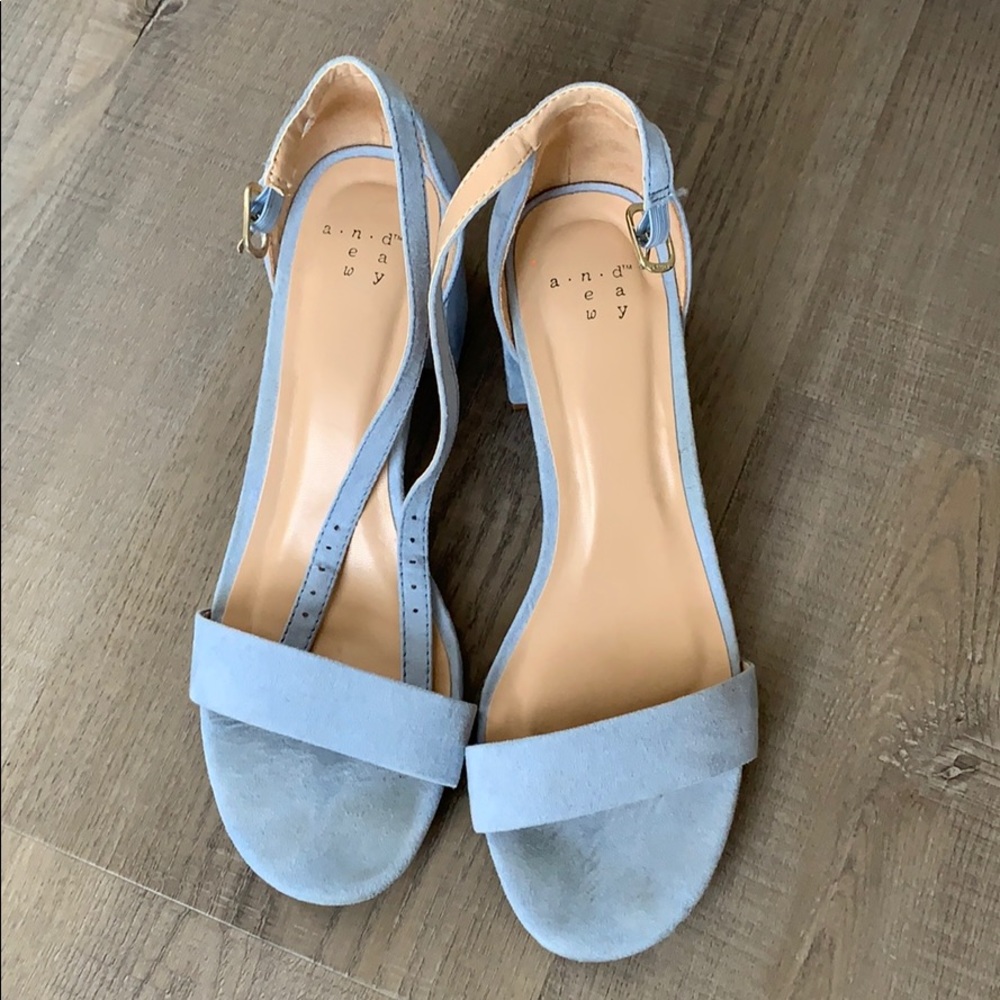 heels - Picture 2 of 4